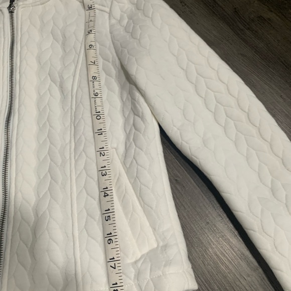 Divided  size 4  beautiful Jacket. - Picture 5 of 8